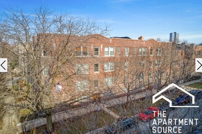Photo - 1214 W Waveland Ave Unit 2