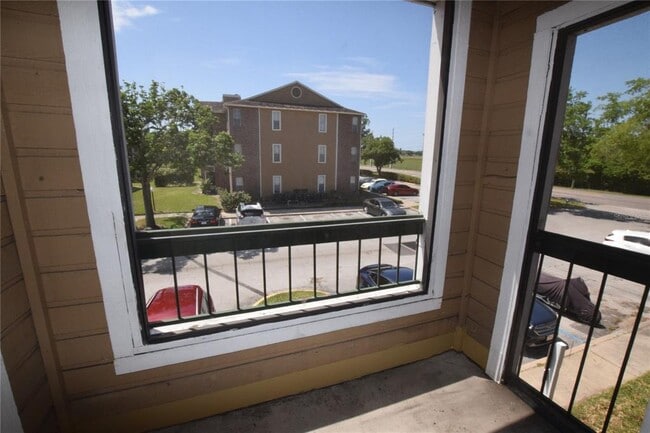 Photo - 5533 Chrishire Way Unit F201