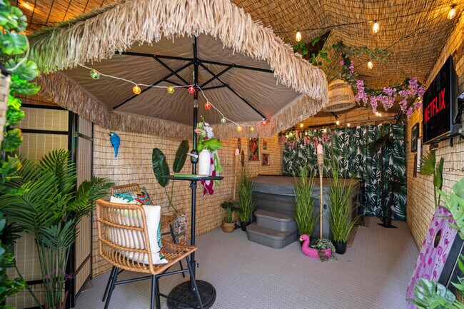 Photo - 11021-11155 155 St NW Unit ID1308632P