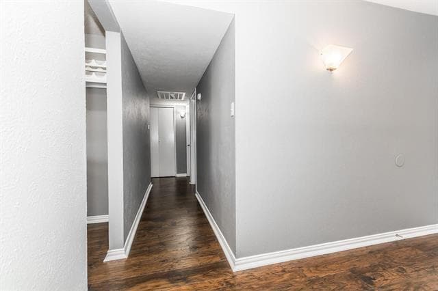 Photo - 221 Hardwood Trail