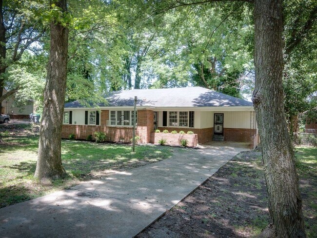 Photo - 4 br, 2 bath House - 1198 Old Hickory Rd