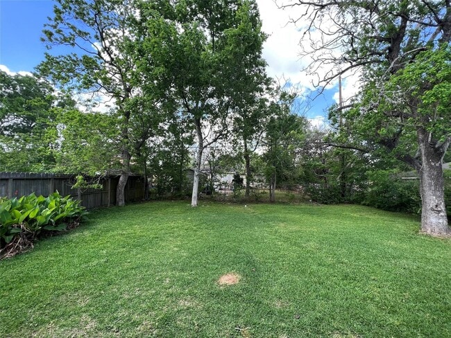 Photo - 4623 Perry St