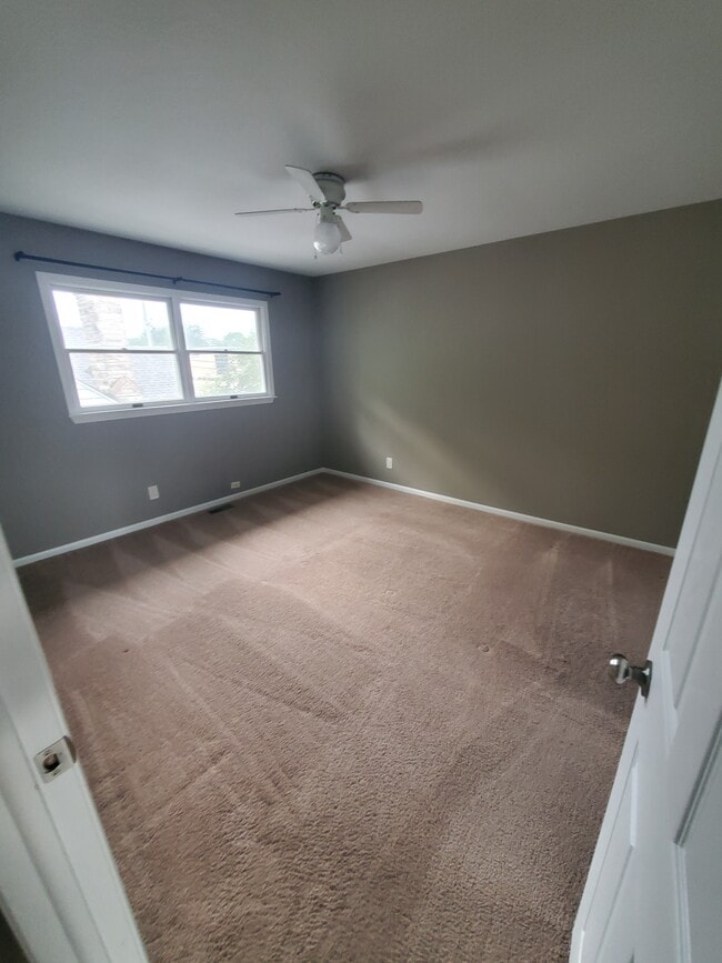 Photo - 213 E Washington St Unit 2nd Floor
