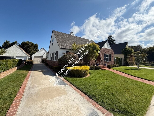Photo - Charming Carriage District Single Story Ho... House