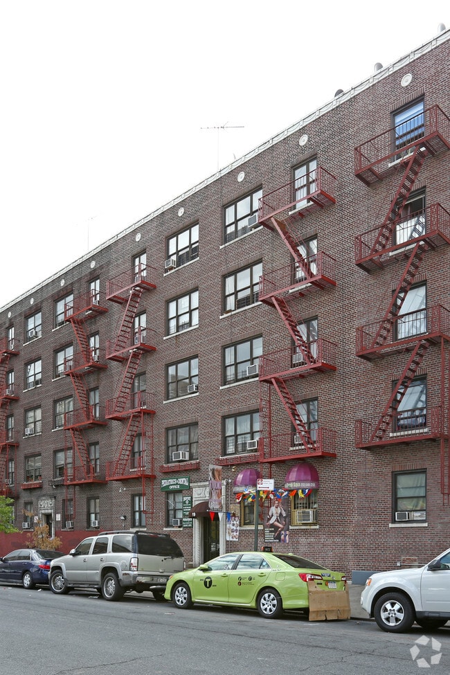 17 Vermilyea Avenue