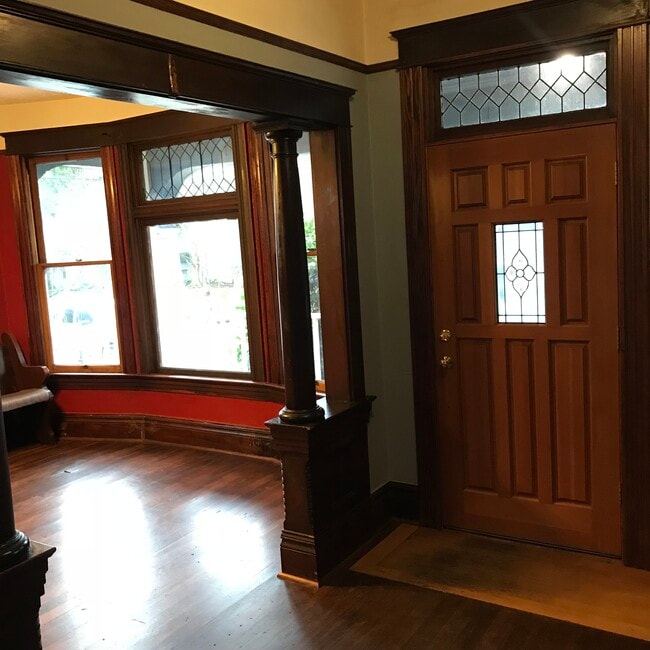 Photo - 109 NE Hancock St