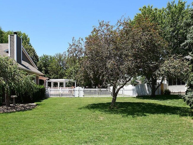 Photo - 820 Redwood Rd