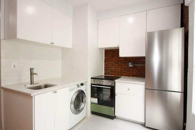 Building Photo - 408 E 119th St Unit 4 Rental