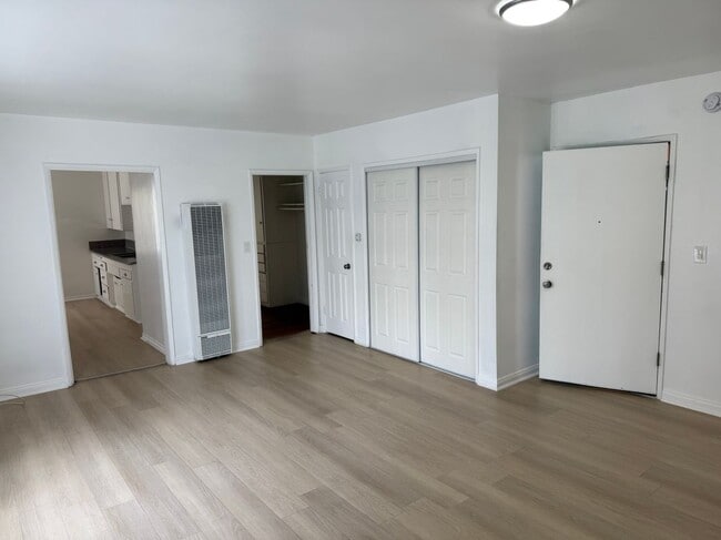 Building Photo - 749 S Berendo St Rental