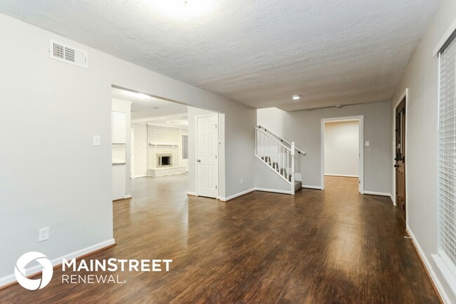 Photo - 647 Mosswood Dr