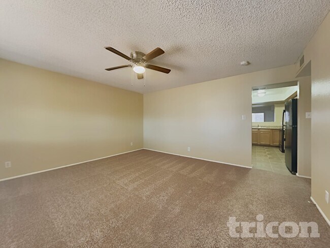 Photo - 6258 W Wolf St