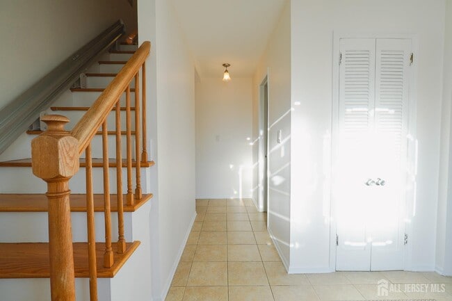 Photo - 32 Eileen Way