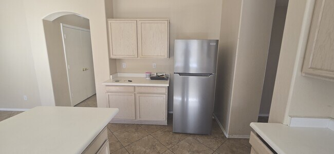 Photo - 2283 E 39th Ave