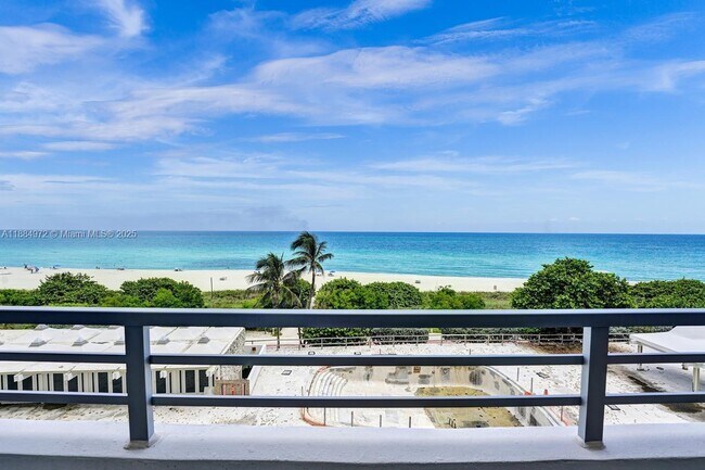 Building Photo - 5555 Collins Ave Unit 6H