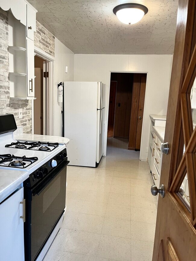 Photo - 14525 Woodland Ave