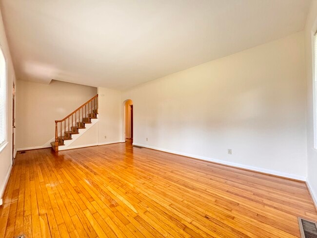Photo - 510 Hill N Dale Rd