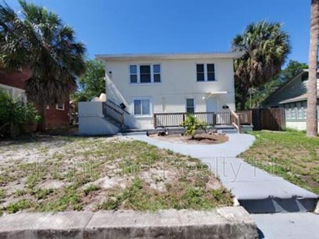 Building Photo - 827 Paris Ave S Rental