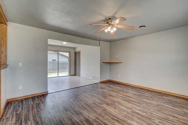 Photo - Nice 4 Bed 1.5 Baths Located near Tinker Diagonal