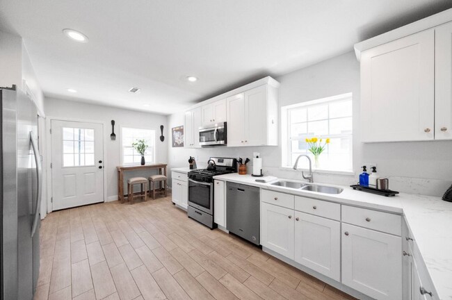 4157 Edgewood Pl
