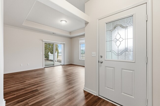 Entry looking to living room - 514 Victoria Station Way Unit 514 Victoria Station Way