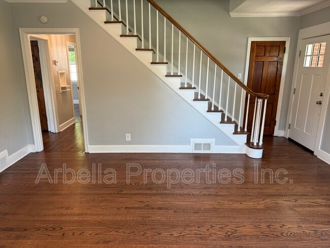 Photo - 1437 Valley St