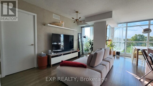 Photo - 215 Fort York Blvd Unit 505
