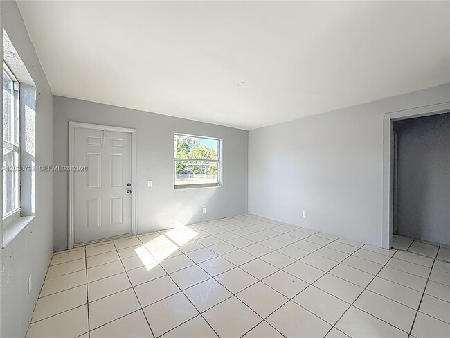Photo - 2408 NW 8th St