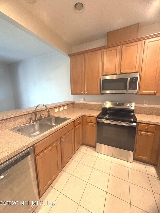 Photo - 607 Crystal Way