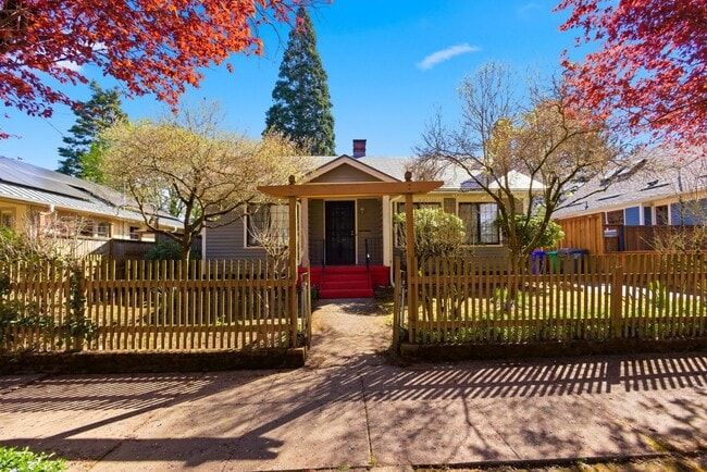 Building Photo - 6626 N Borthwick Ave