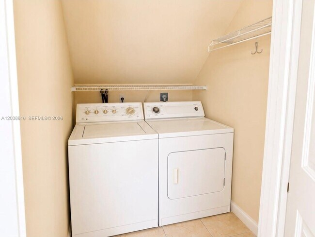 Photo - 641 E Mowry Ct