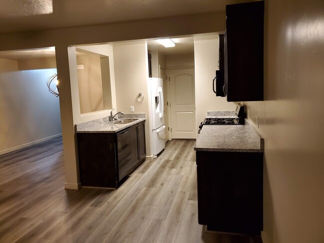 Photo - 1000 Bluff View Dr