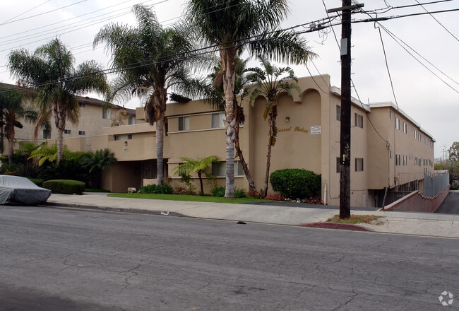 Inglewood Palms Apartments - Inglewood Palms Apartments