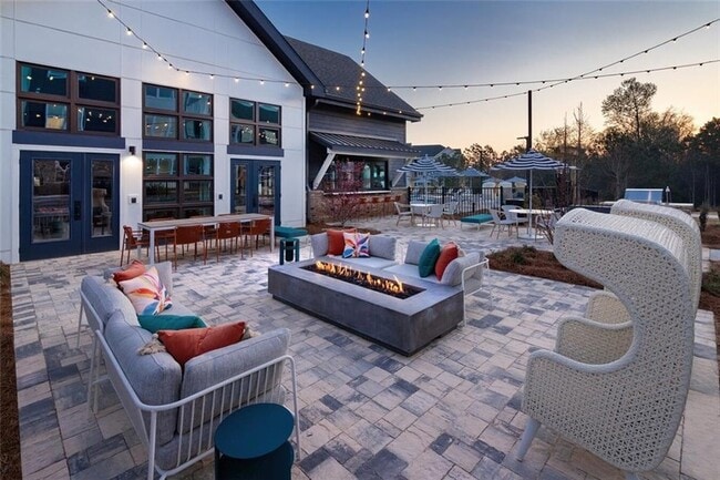 Photo - 5617 Oakley Industrial Blvd