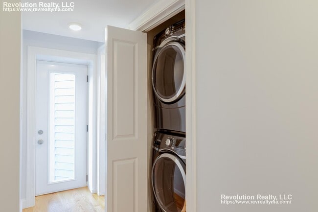 Photo - 15 Kenilworth St Unit #3
