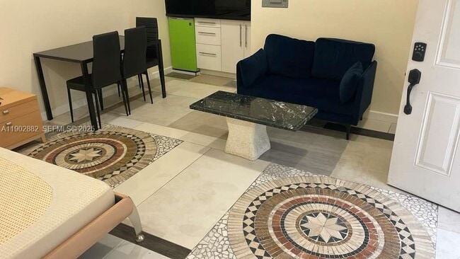 Building Photo - 1150 Normandy Dr Unit 102