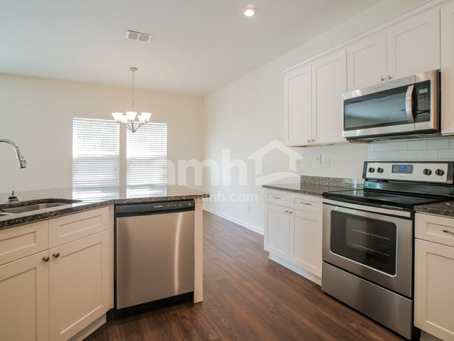 Photo - 212 W Jayce Way