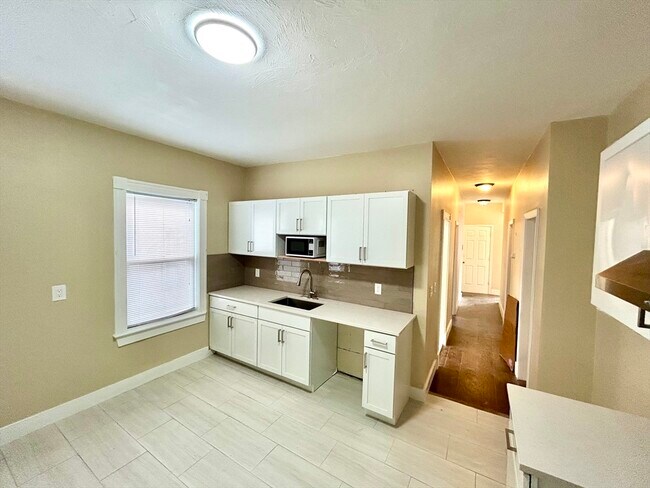 Photo - 16 Dalrymple St Unit 3