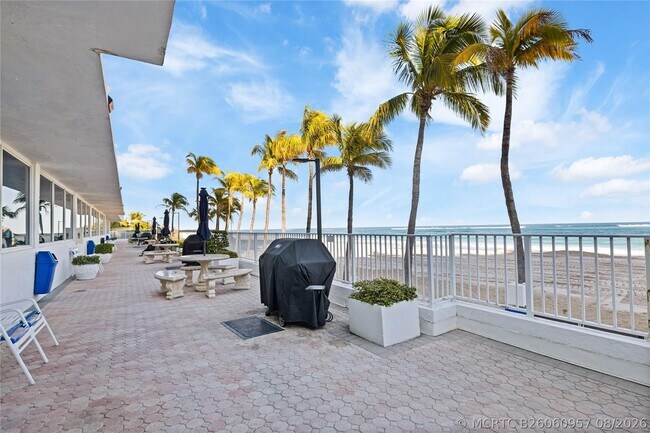 Building Photo - 1360 S Ocean Blvd Unit 403