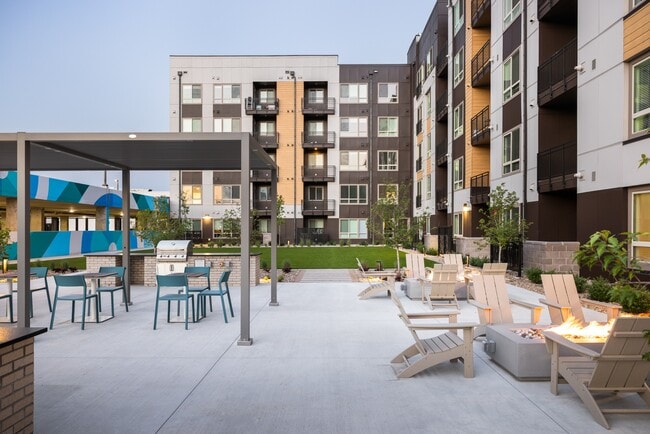 Building Photo - Caroline Ralston Creek Rental