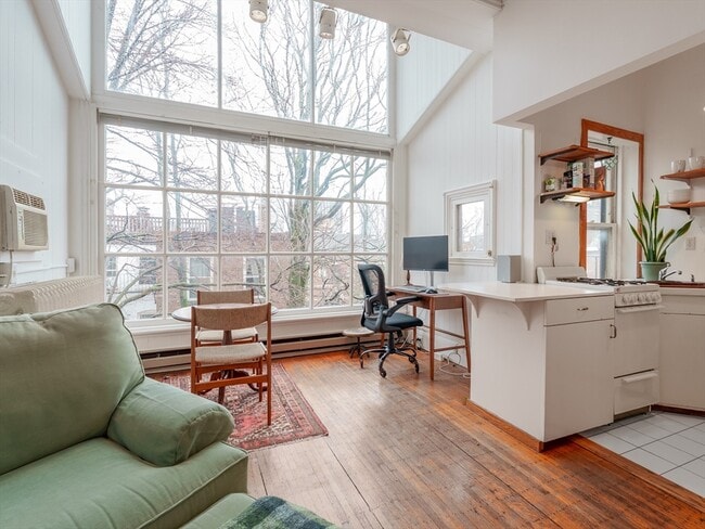 Photo - 31 Pinckney St Unit 4B