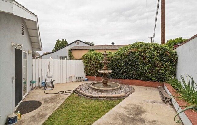 Photo - 204 W Linfield St