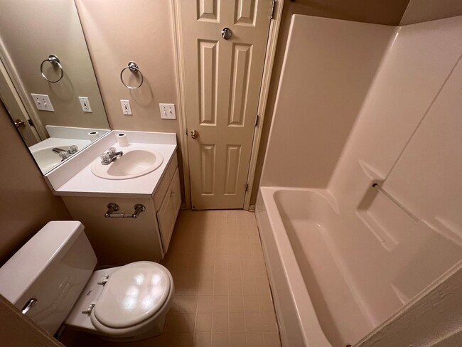 Photo - Center 661-663 Unit 661