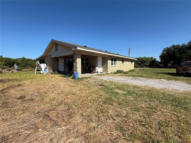 Photo - 2122 Gulf City Rd