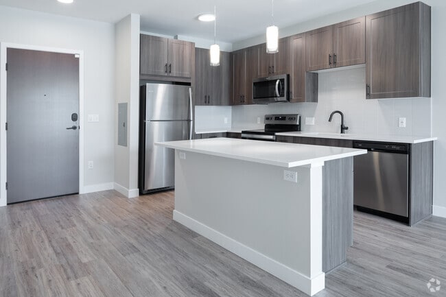1BR, 1BA - 733SF