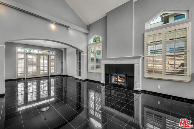 Photo - 7513 W 83rd St