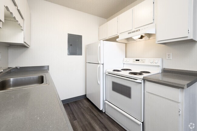 1BR, 1BA - 424SF