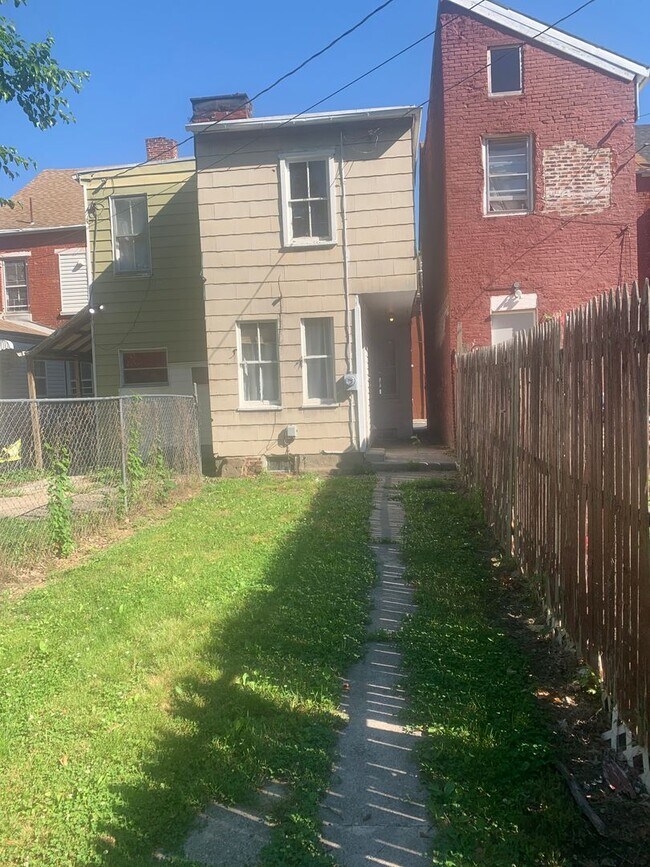 Photo - York City-3 Bedroom 1 Bath House