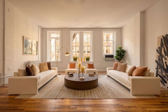 Building Photo - 508 Broadway-SI ID1035002P