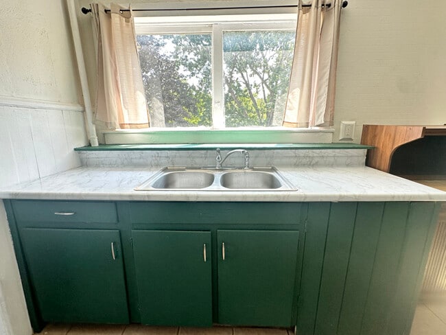 Photo - 565 Thompson St Unidad Apt B