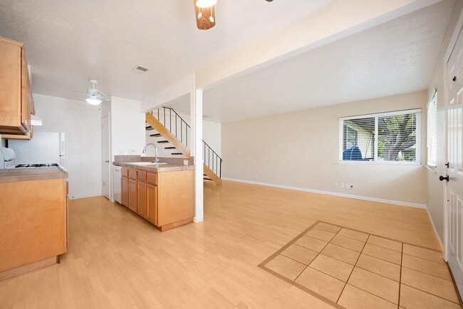 3763 Sapphire Dr